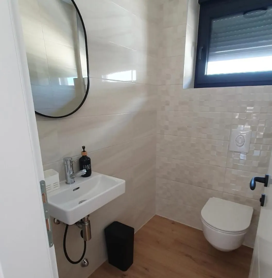 Apartment Guesthouse Mona Kastela