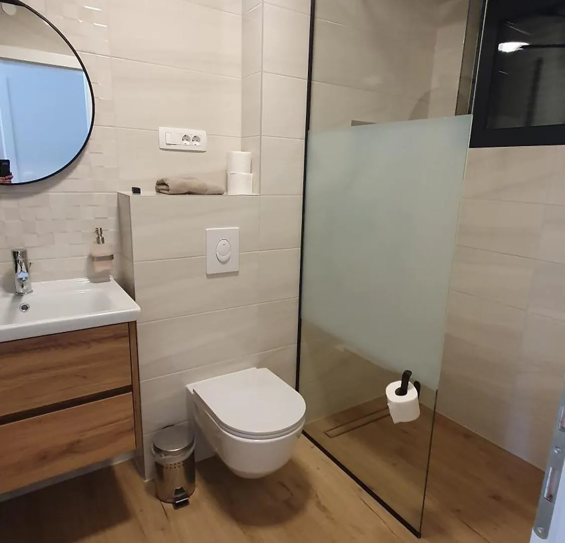 Διαμέρισμα Guesthouse Mona Kaštela Κροατία