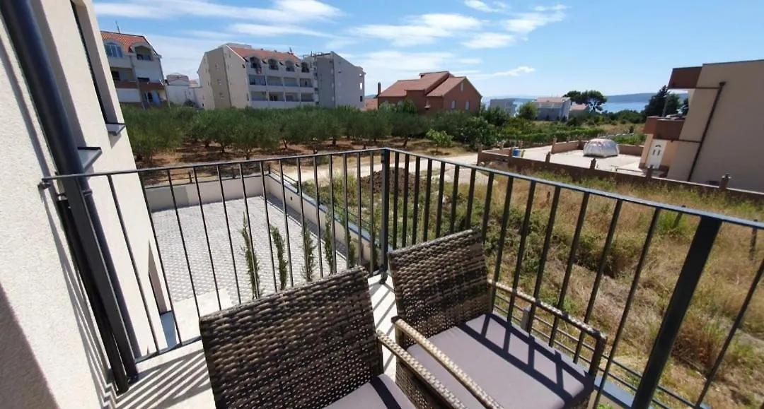 Διαμέρισμα Guesthouse Mona Kaštela